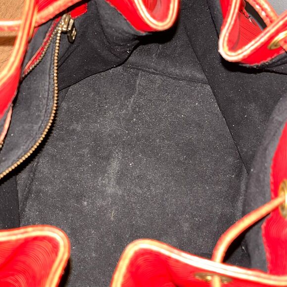 Louis Vuitton Epi Noe Red Bag - Picture 12 of 14